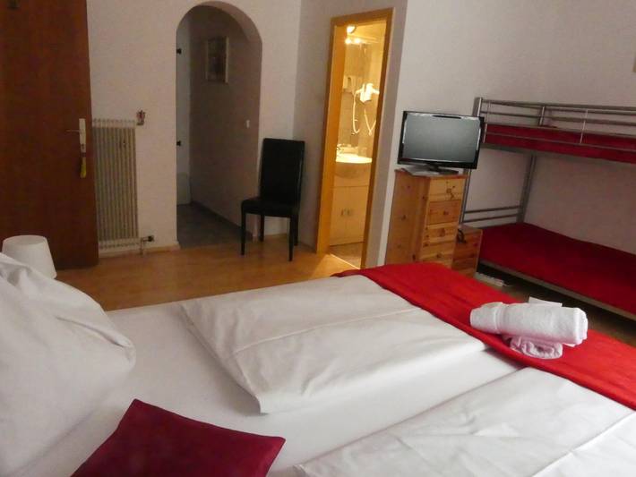 Vierbettzimmer, Dusche, Wc, Standard in Bad Kleinkirchheim, Nockberge