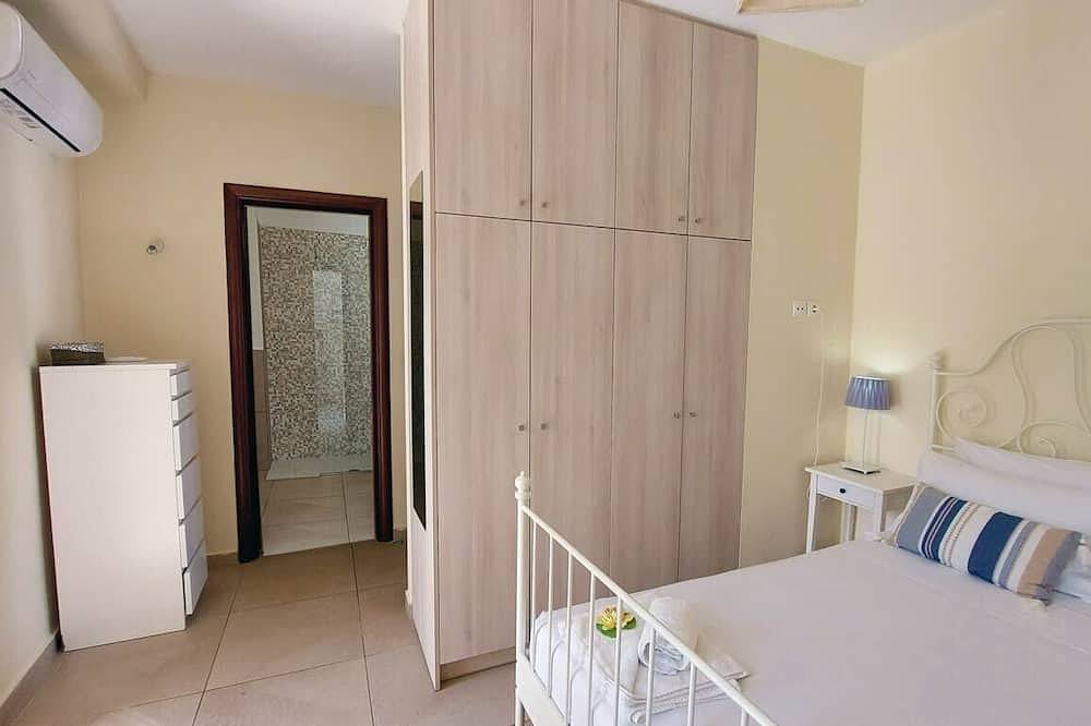 Ganze Wohnung, Beach Front, Directly On The Beach, Ground Floor Apartment -\"Sea\" in Acharavi, Korfu