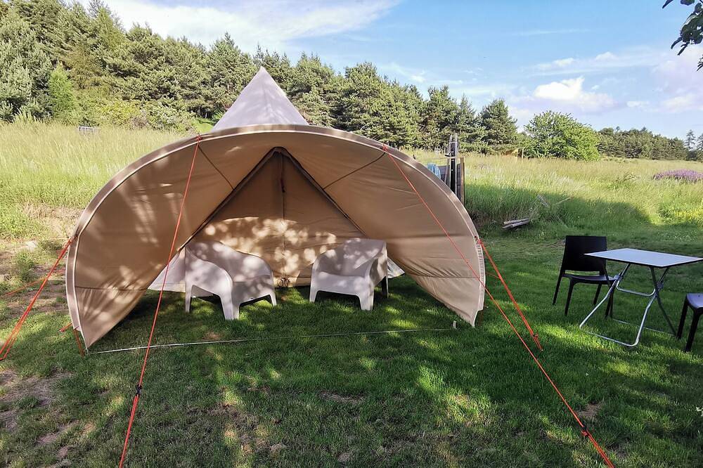 Lodge Vieux Chaillol - Hébergement Insolite Tente Aménagée in Théus, Parc national des Écrins