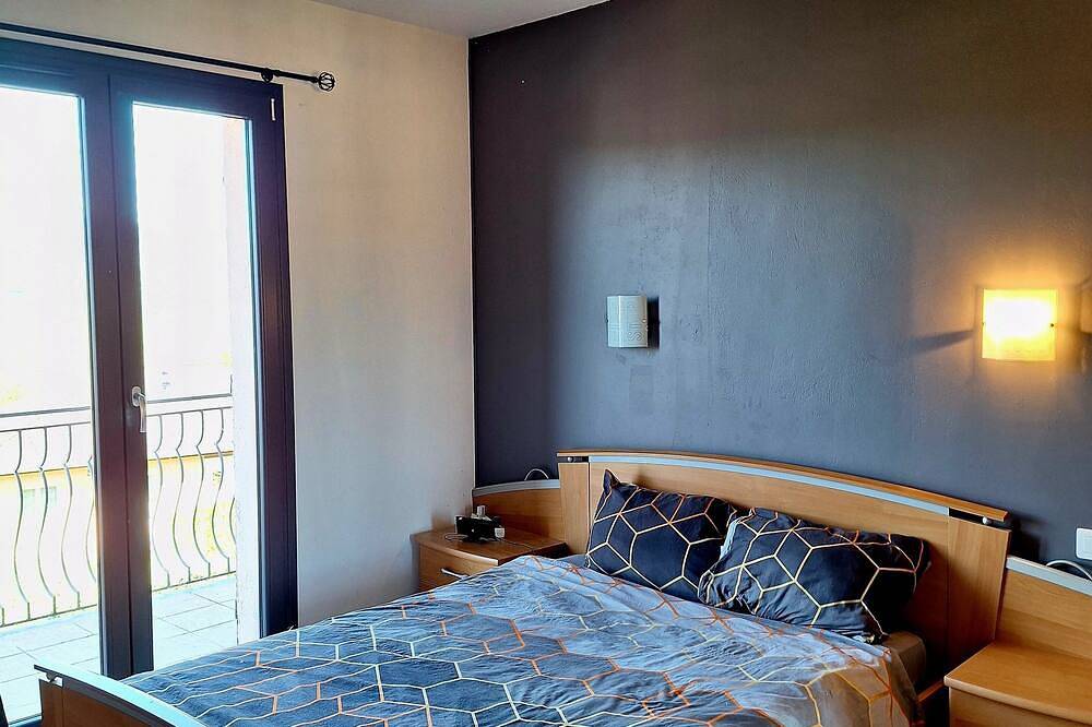 Quiet house close to shops in Baume-les-Dames, Doubs (desambiguación)