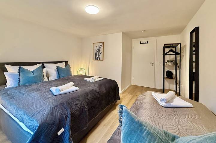 Entire apartment, Sleeps 5–7, Wi-Fi, patio, brand-new, near Nordpark and supermarkets in Bielefeld in Bielefeld, North Rhine-Westphalia