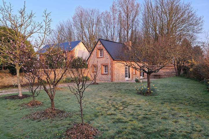 Gîte pour 6 personnes, avec terrasse et jardin à Hermeville