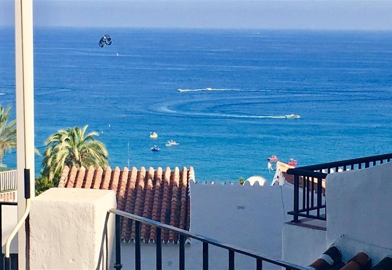 Entire apartment, Casa Caracol 1 bed apartment sea views in Playa de Burriana, Nerja