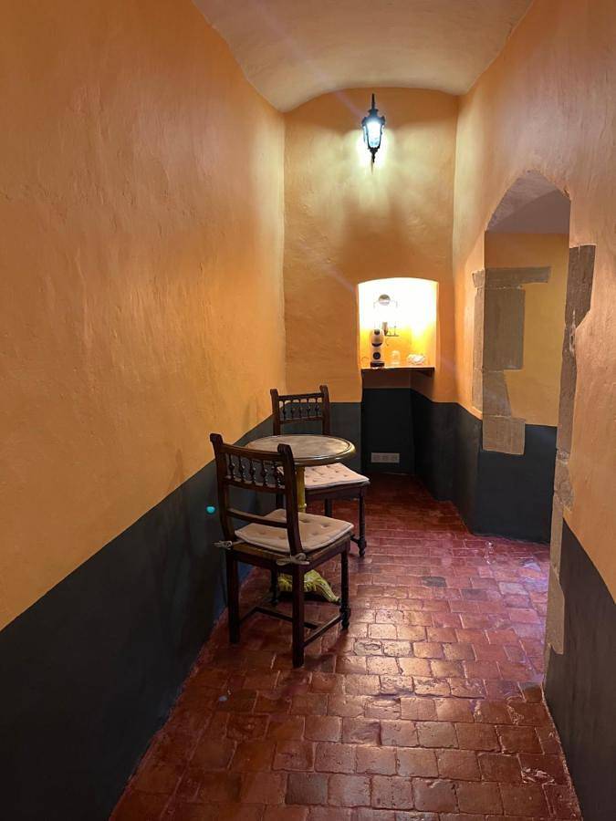 Location de vacances pour 2 personnes, avec vue ainsi que jardin et terrasse à Saint-André-d'Apchon - 2