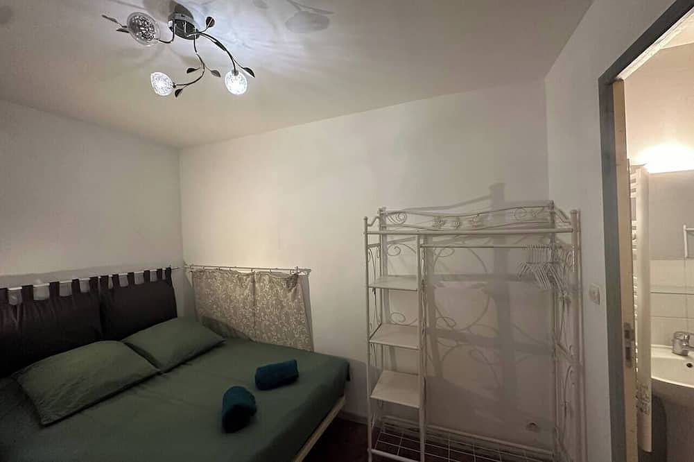 Entire apartment, Chez Monique - 1Br in historic city center, mairie square in Aix-en-Provence, Aix-en-Provence region