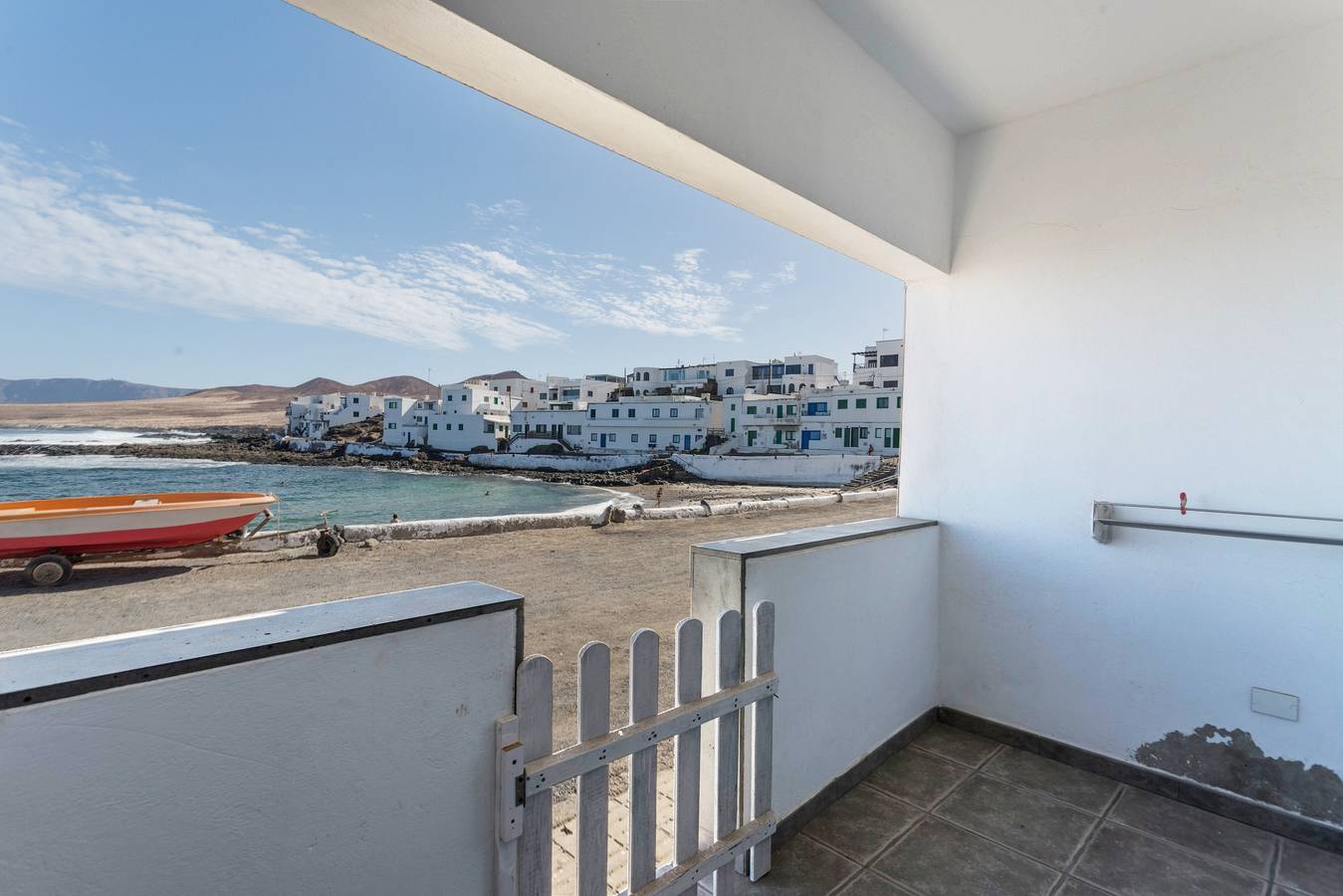 Casa de vacaciones 'Caleta de Caballo' directamente junto al mar con vistas al mar y terraza in Caleta de Caballo, Teguise