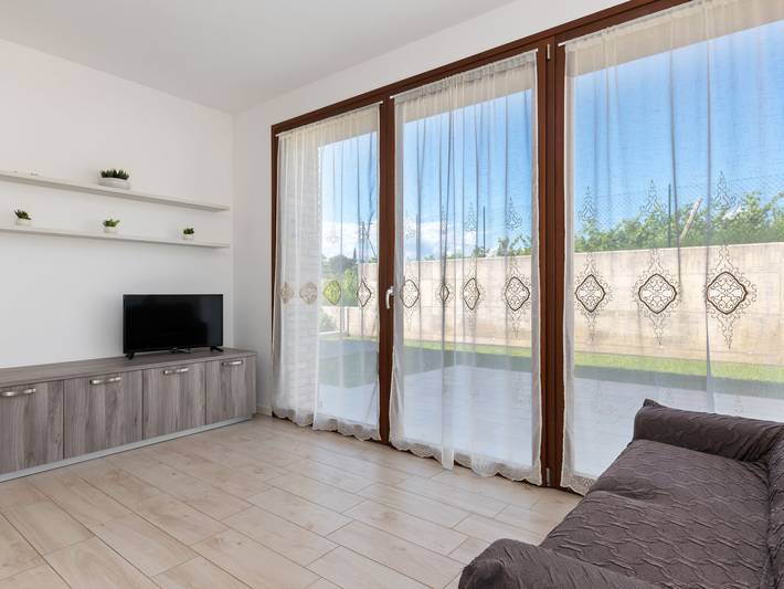 Ferienhaus für 6 Personen, mit Terrasse und Pool sowie Garten in Lazise - 3