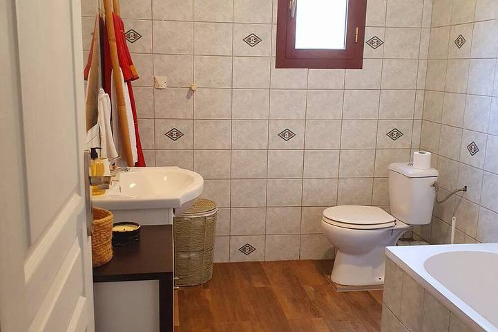 Appartement entier, Bas de villa au calme 🍃 proche de la mer 🌊 in Venzolasca, Arrondissement de Corte