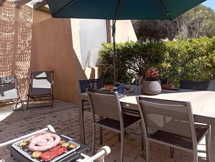 Appartement entier, Appartement « Gîte Capibay Les Herbes De Provence » avec piscine partagée, terrasse commune et Wi-Fi in Six-Fours-les-Plages, Côte méditerranéenne (France)
