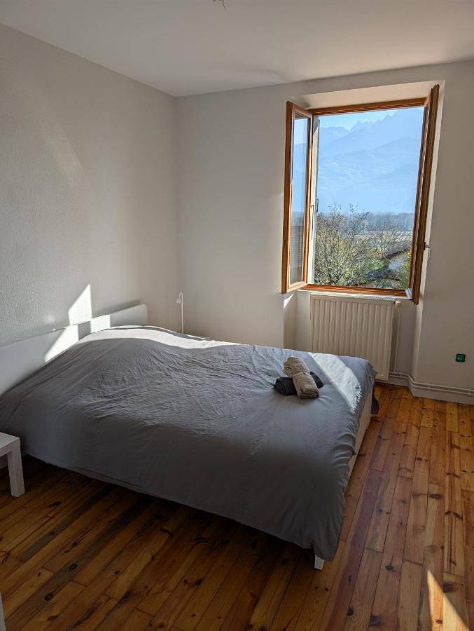 Appartement entier, Two-Bedroom Apartment with Mountain View in Montbonnot-Saint-Martin, Isère