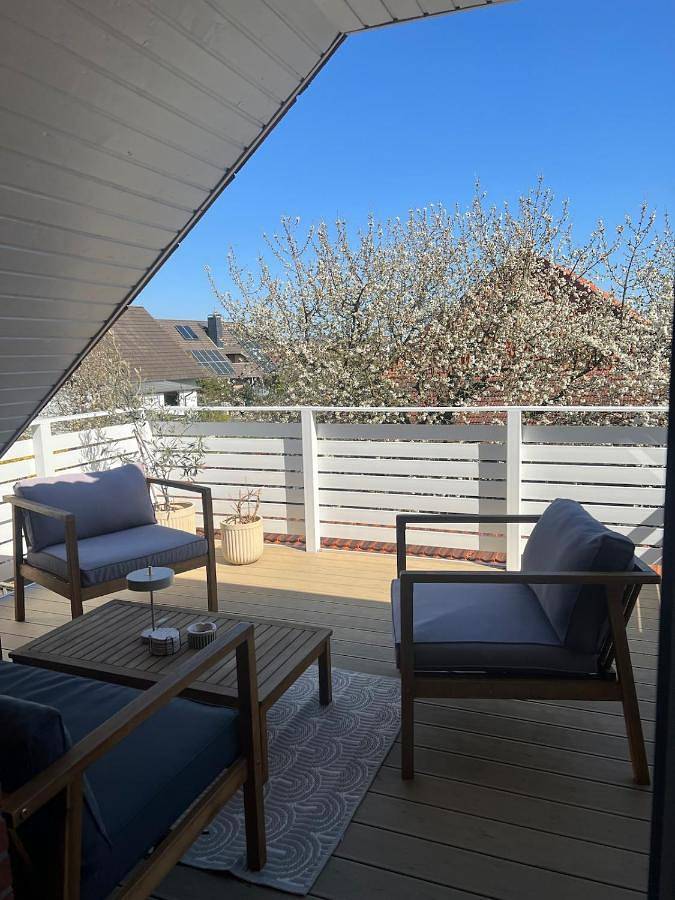 Ferienwohnung für 6 Personen, mit Balkon und Terrasse sowie Garten und Ausblick