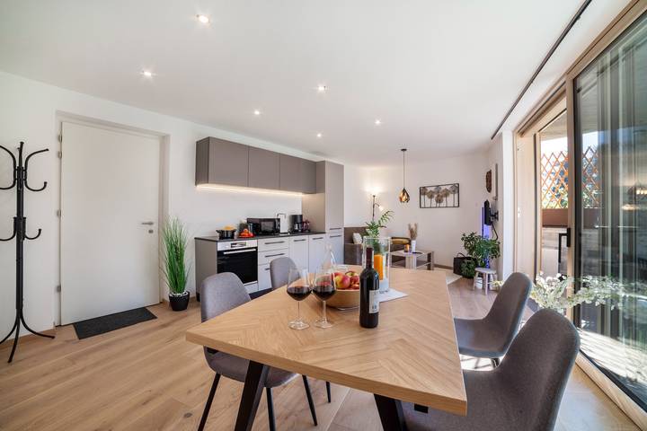 Entire apartment, Adler Living Garden Apartment with Mountain View, Private Garden & Wi-Fi in Naturns, Texel Group