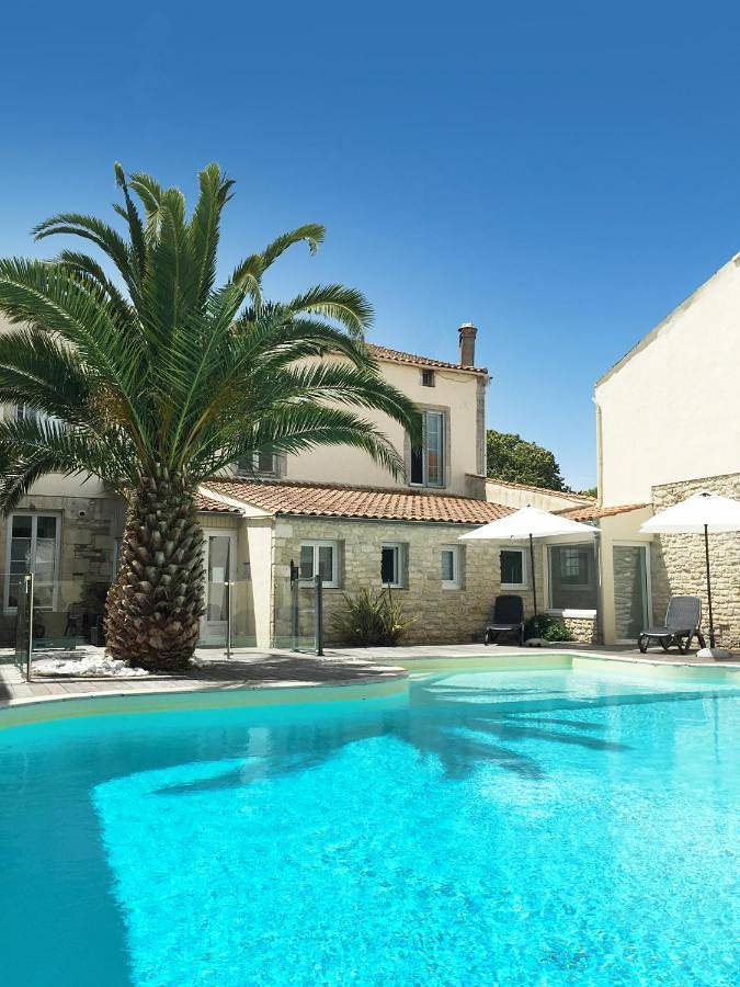Hôtel pour 2 personnes, avec Terrasse ainsi que Jardin et Piscine à Saint-Pierre-d'Oléron