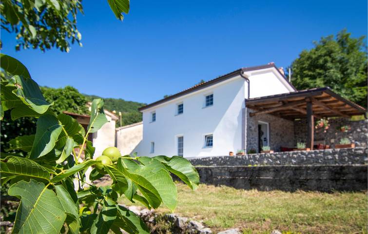 Ferienhaus für 4 Personen, mit Terrasse und Garten