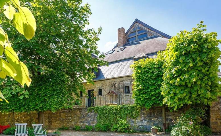 Maison de campagne pour 5 personnes, avec jardin et vue, animaux acceptés à Beauraing
