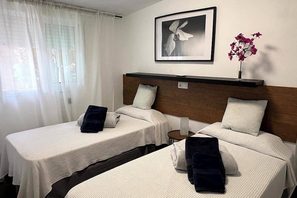 Entire apartment, Apartment 2 Almayate Beach in Almayate, Vélez-Málaga