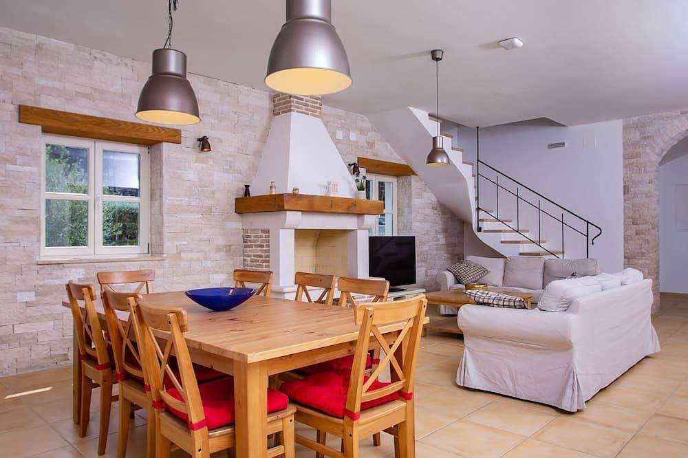 Villa Melita - 4 bedrooms with private pool in Kavran, Südküste Istrien