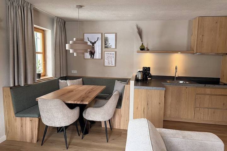 Ferienwohnung für 7 Personen, mit Balkon und Pool