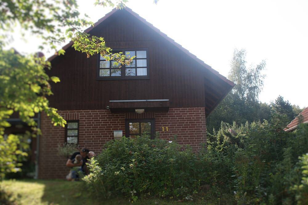 Schönes kinderfreundliches Ferienhaus in Ostseenähe in Pönitzer See, Scharbeutz