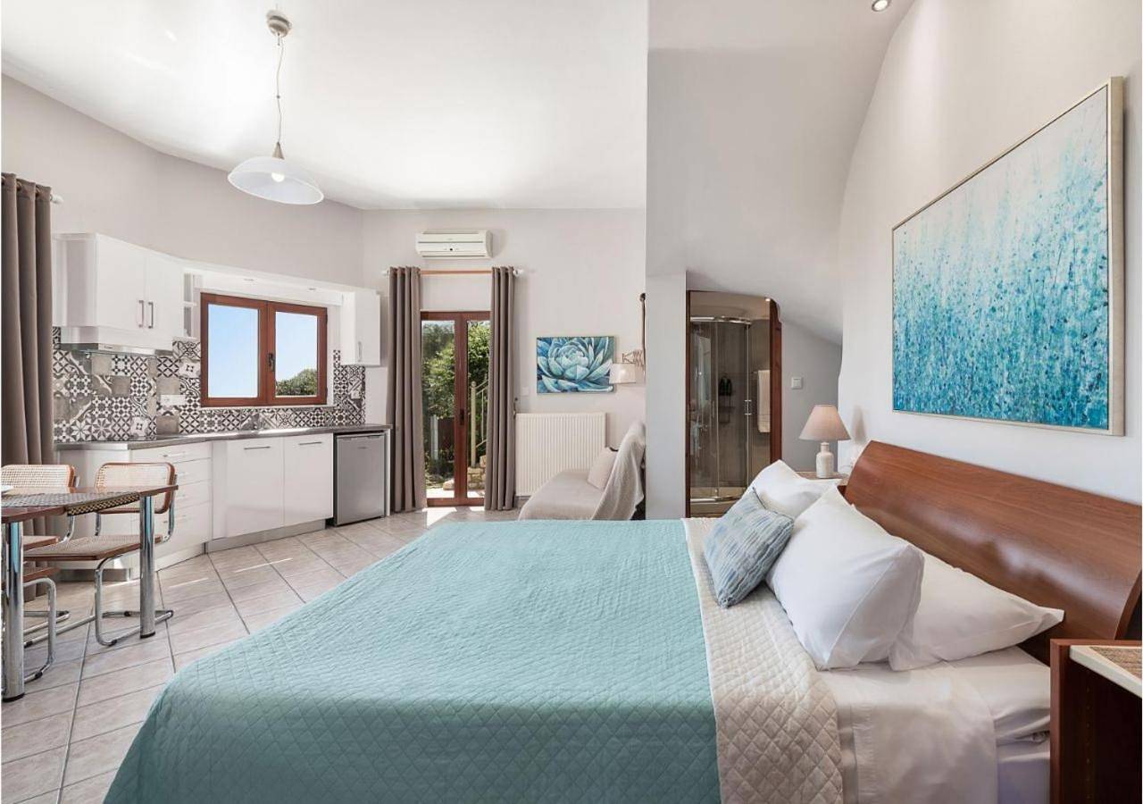 Appartement entier, Apartment with Sea View in Agia Marina, Région de la Canée