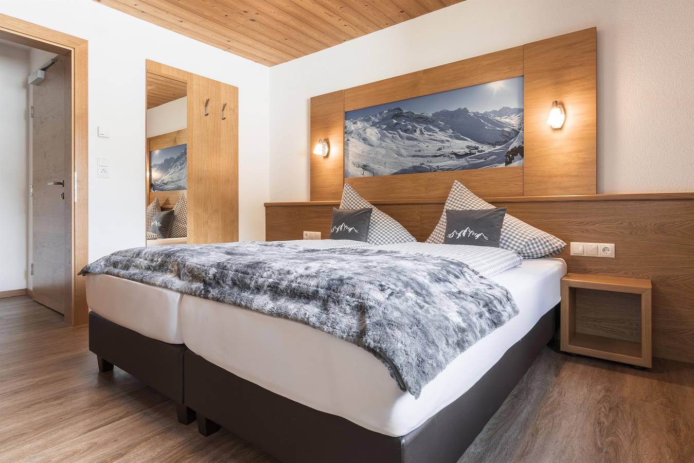 Ganze Ferienwohnung, Doppelzimmer mit Dusche, Wc in Mathon, Verwall