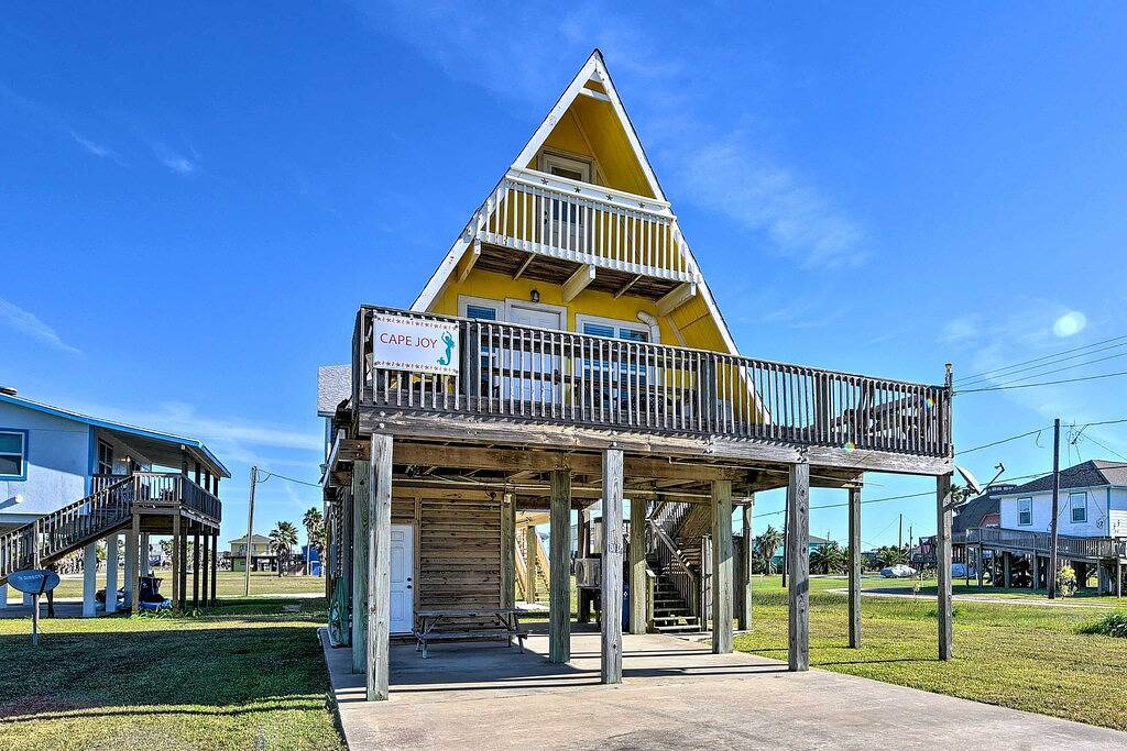 Neu! A-Frame Bungalow w / Deck - 2 Blocks zum Strand! in Brazoria County