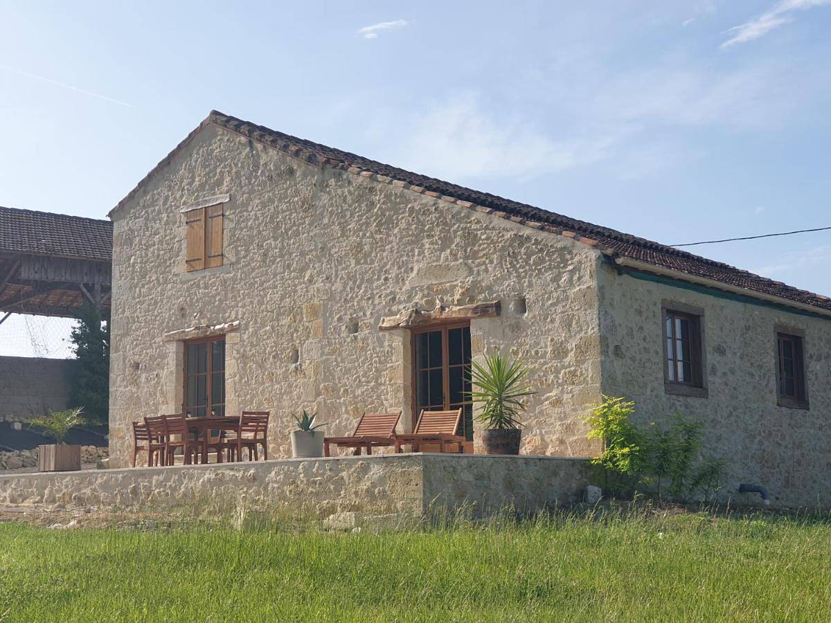 Three-Bedroom House in Caussens, Gers