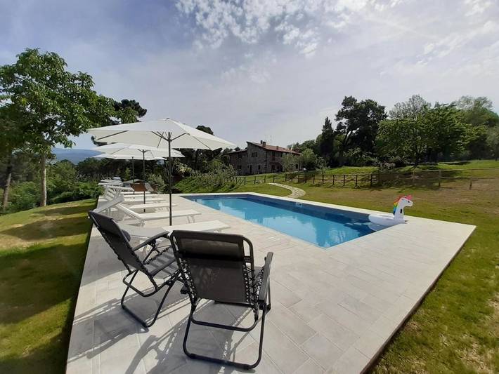 Agriturismo per 5 persone, con Terrazza e Giardino nonché Piscina e Panorama a Poppi