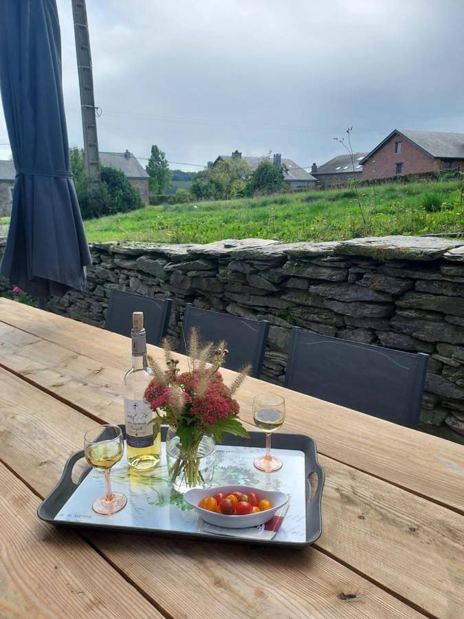 Ferienhaus für 8 Personen, mit Terrasse und Garten sowie Ausblick in Gros Fays