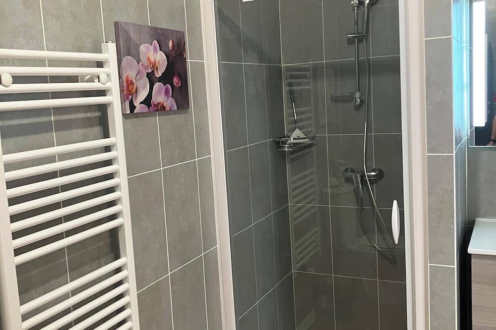 Entire apartment, T2 Cosy Terrace 13m2 and Free Parking in Bordeaux, Bordeaux region