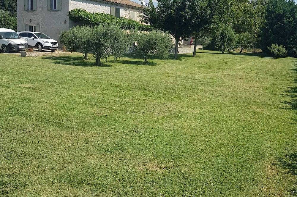 For rent Mas Provençal in Saint-Andiol, Arles region