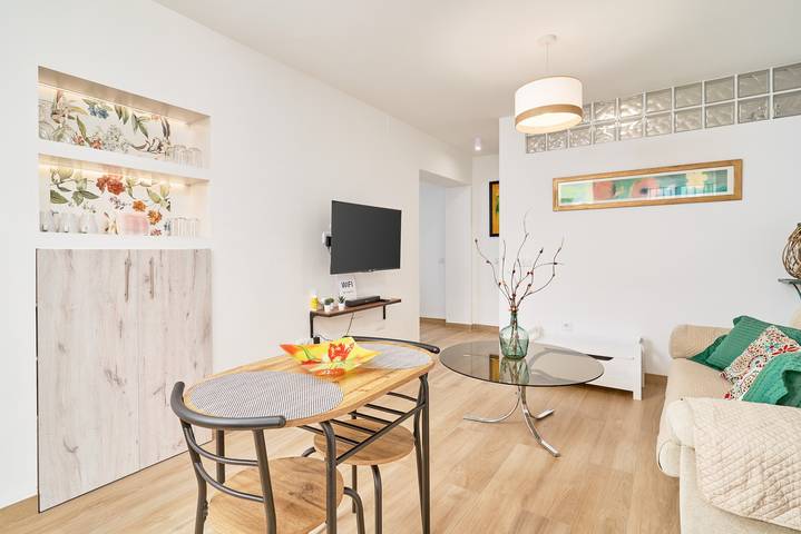 Entire apartment, Apartment 'El Rincón De Dorcica Ruiz' with Wi-Fi and Air Conditioning in Frigiliana Road, Frigiliana