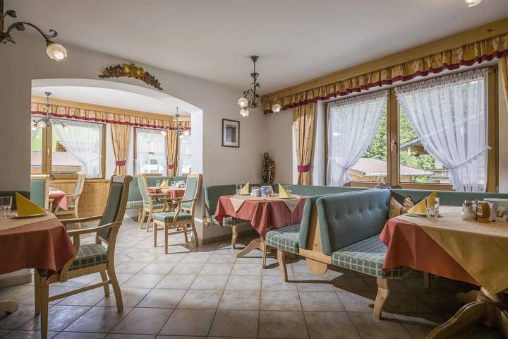Ferienwohnung für 12 Personen, mit Terrasse und Whirlpool sowie Garten und Sauna im Zillertal - 3