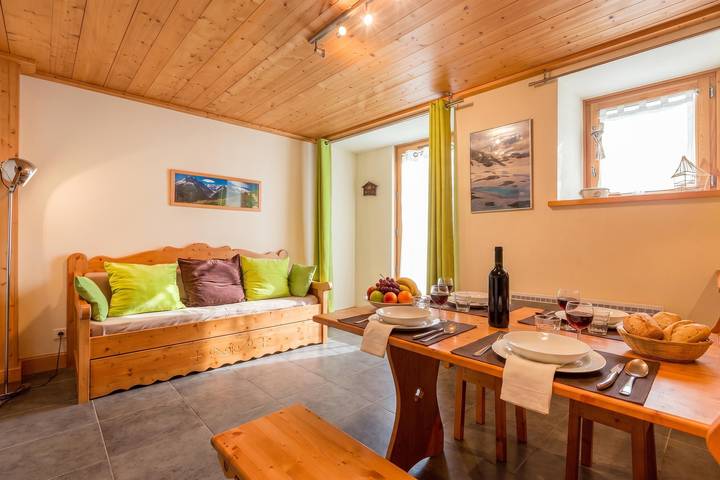 Appartamento intero, Apt Arsene1 Mont Blanc Views 3-min to Ski in Les Grandes Montets, Chamonix-Mont-Blanc