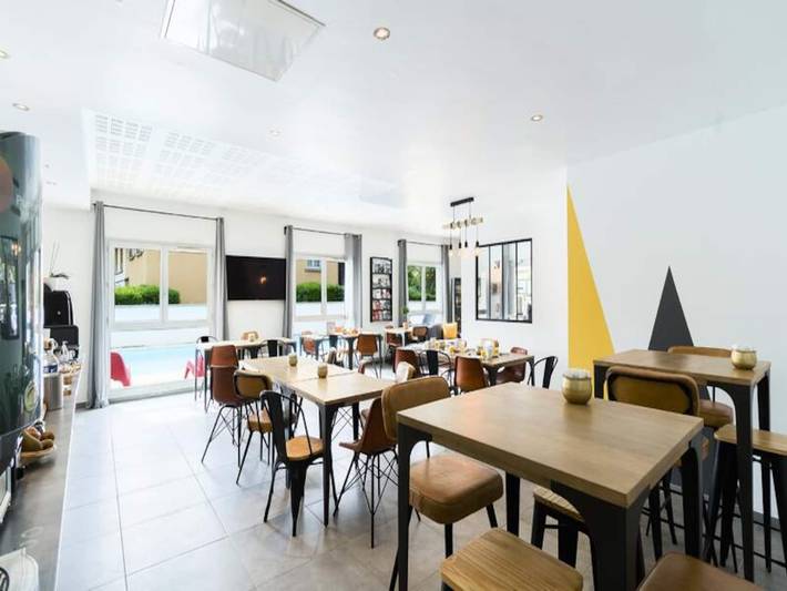 Appartement de vacances pour 6 personnes, avec terrasse et piscine, animaux acceptés