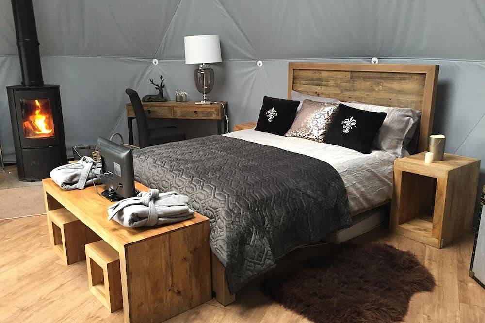 The Star Dome - Luxurious Star Gazing Retreat in Shropshire Hills