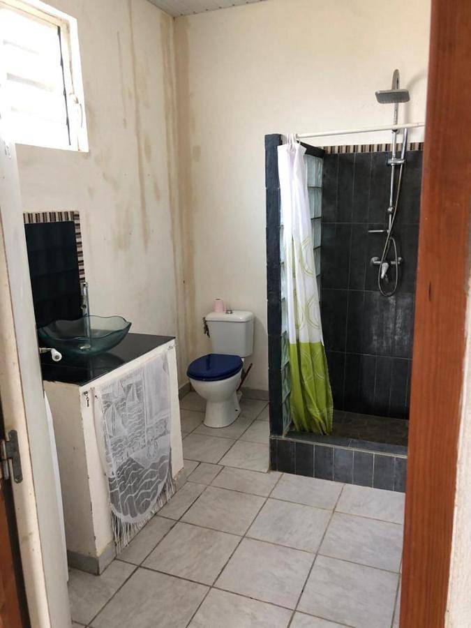 Location de vacances pour 2 personnes, avec terrasse et piscine, animaux acceptés à Montsinéry-Tonnegrande - 3