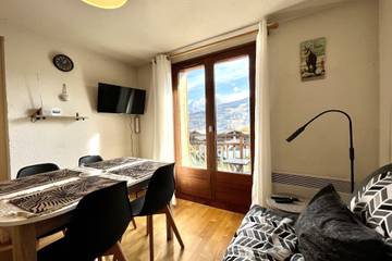 Gîte pour 4 personnes, avec balcon, adapté aux familles à Demi-Quartier