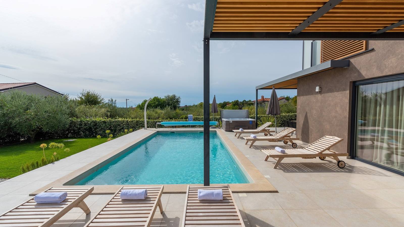 Wunderschöne Villa Albona mit Swimmingpool, Whirlpool und Sauna in Grad Poreč, Porec und Umgebung