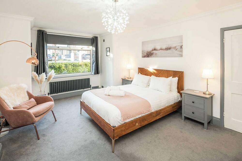 Spacious 1Br Flat in Wanstead: Garden and Comfort in Redbridge, London