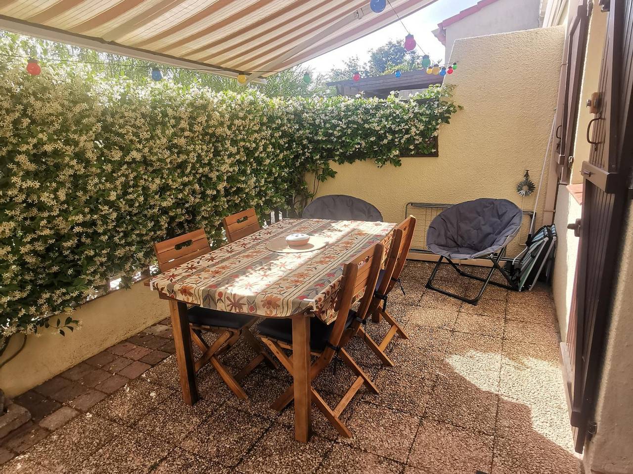 Helles Ferienhaus in ruhiger Lage, 500m vom Strand, gesicherter Parkplatz, Terrasse, 6 Schlafplätze in La Côte Vermeille, Argelès-sur-Mer