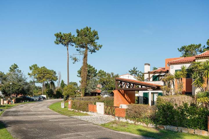 Casa rural para 6 personas, con jardín además de jacuzzi y terraza en Mira - 2