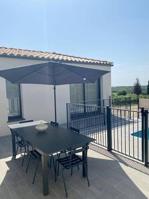 Location de vacances pour 6 personnes, avec terrasse et piscine ainsi que jardin et vue à La Bastide-d'Engras - 2