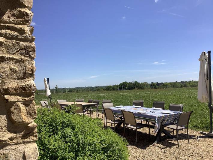 Gîte pour 15 personnes, avec terrasse ainsi que jardin et piscine à Champagnac-la-Rivière - 2