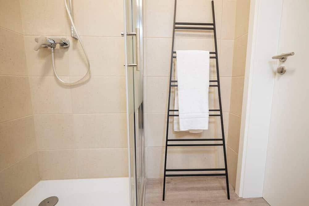 Ganze Wohnung, Noble Suite mit perfektem Wohn- und Arbeitskomfort in Gießen, Lahntal