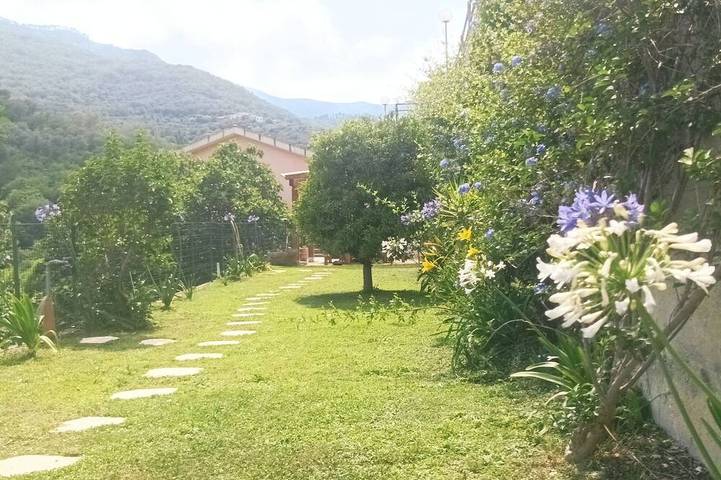Ferienhaus für 12 Personen, mit Terrasse und Whirlpool sowie Garten