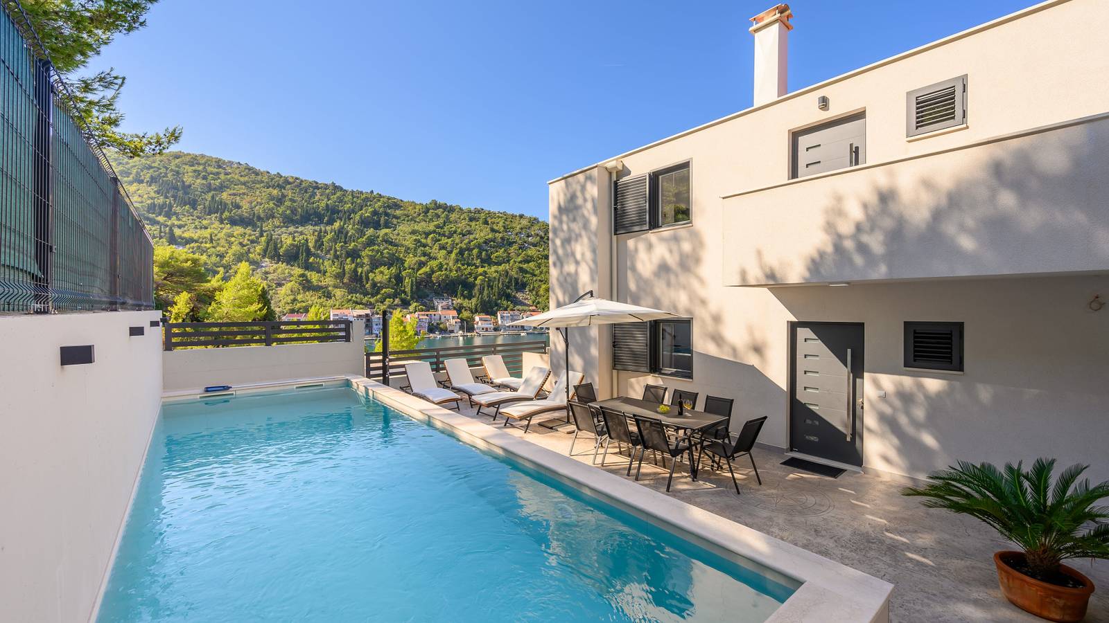 Villa Dida Božo by Villas Guide in Blace, Dubrovnik-Neretva