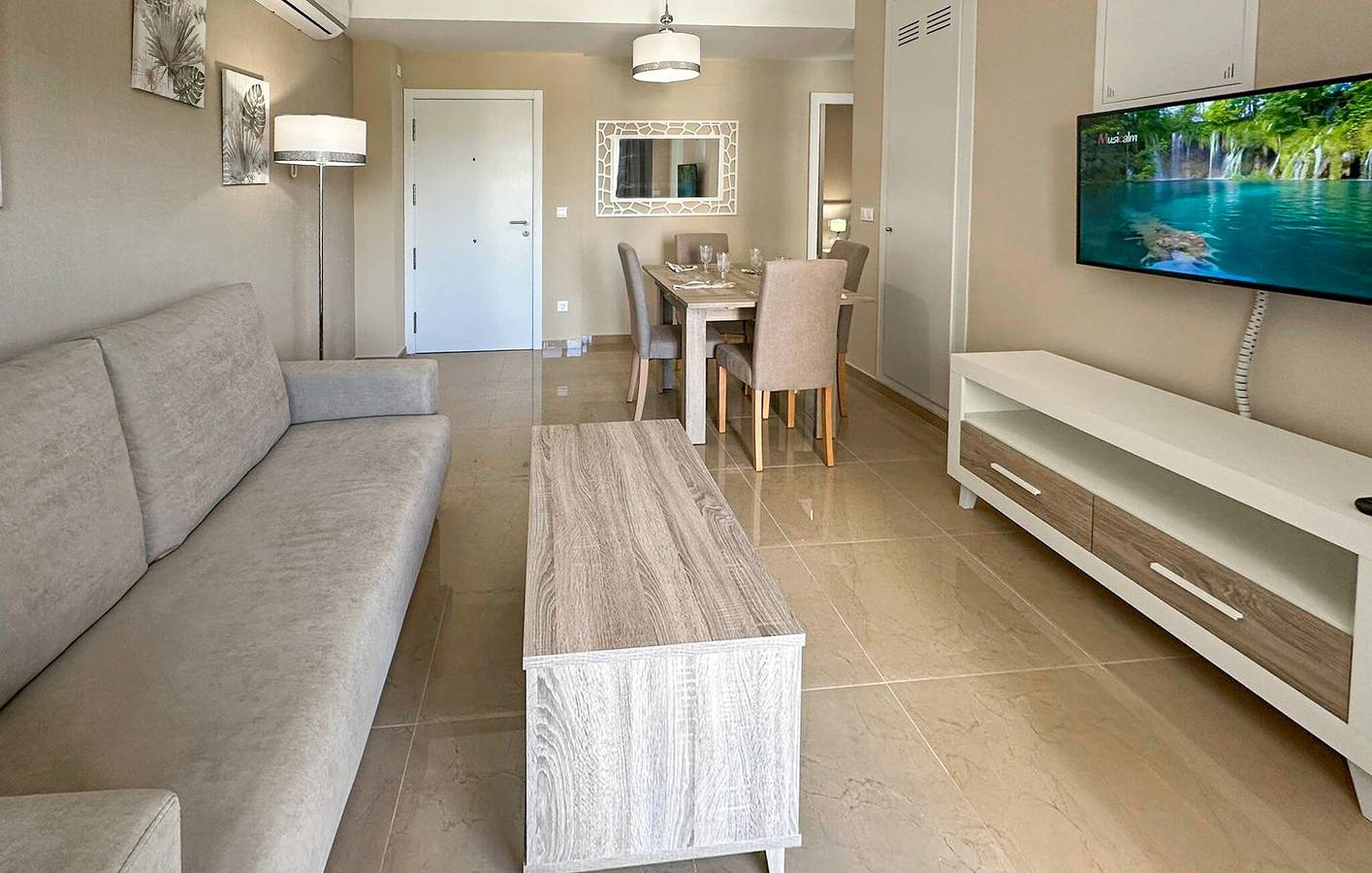 Apartamento de férias inteiro, Apartamento à beira-mar com piscina, estacionamento e acesso Wi-Fi in Cabanes, Costa del Azahar