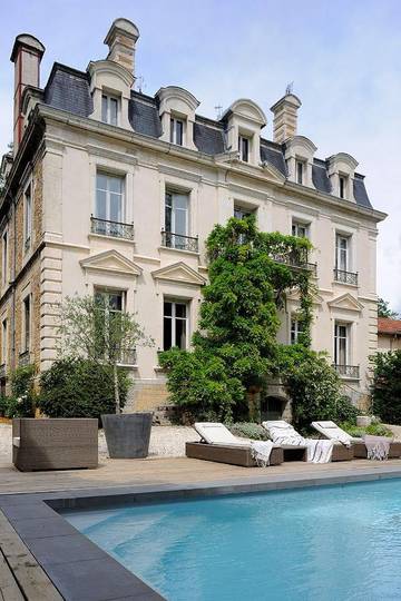 Gîte pour 12 personnes, avec piscine et jardin à Collonges-au-Mont-d'Or