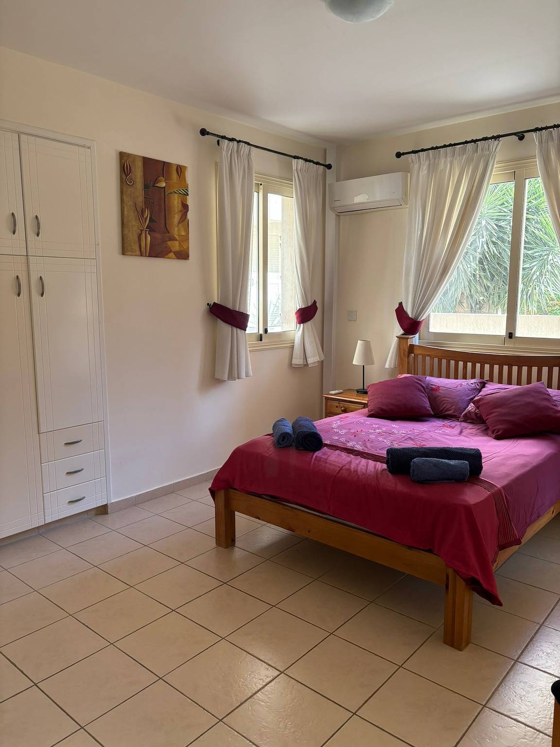 Ganze Ferienwohnung, Holidayhome-Sleeps4-Poolside-Close Local Amenities in Paphos, Südzypern